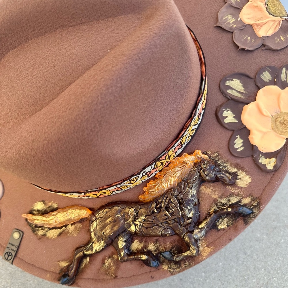 Hand painted hat - Picture 5 of 6